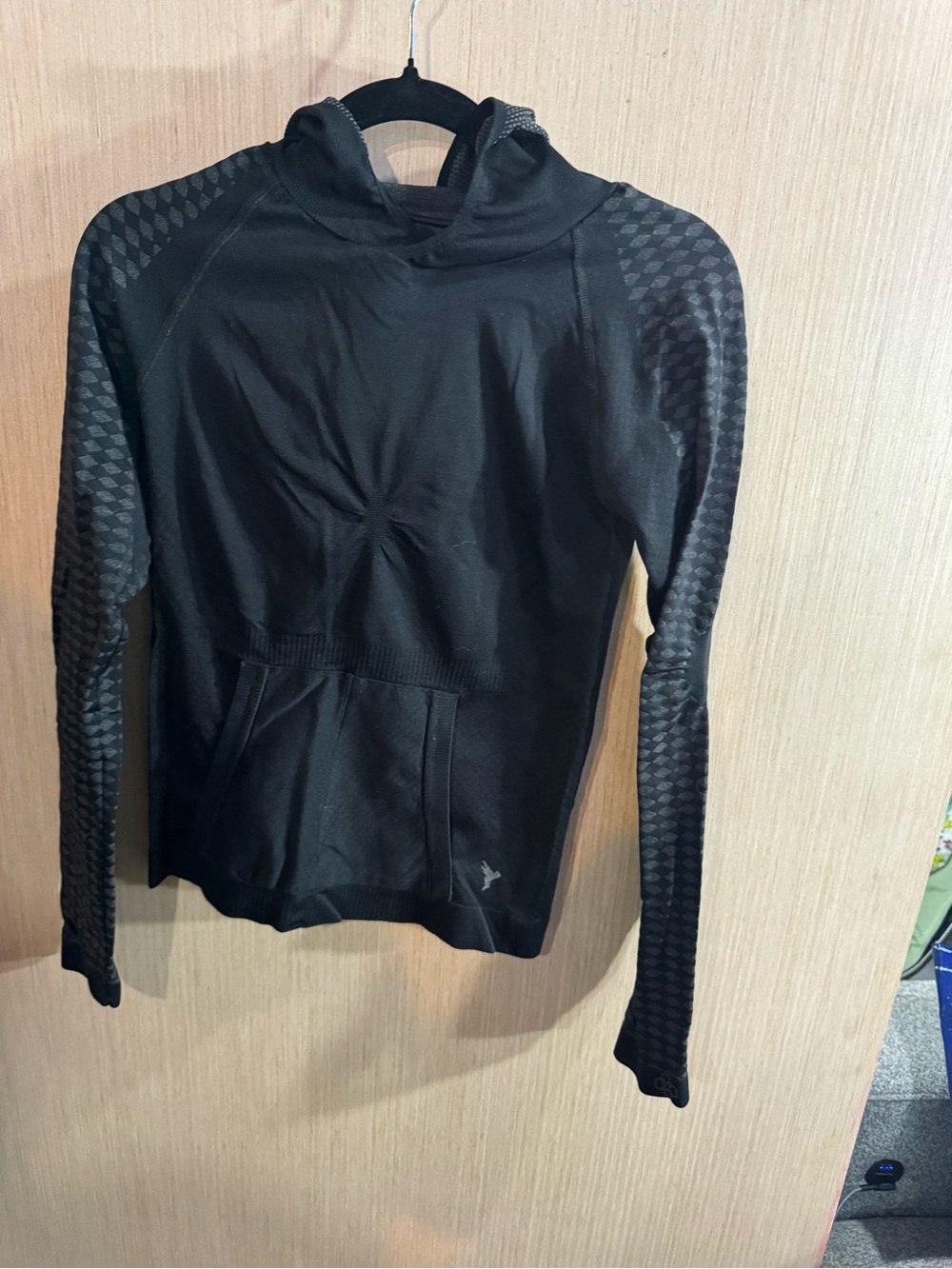 Insport Black Grey Lightweight Hooded Athletic Pullover Size Medium